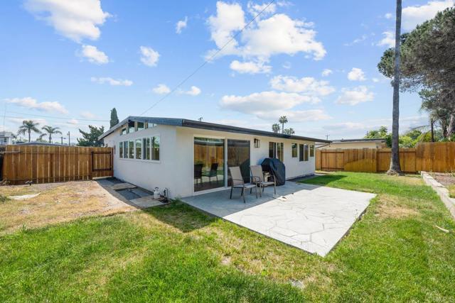 6252 Lake Albano Avenue, San Diego CA: https://media.crmls.org/mediaz/658eb8a7-7037-4365-bdf6-57e04959d5f6.jpg