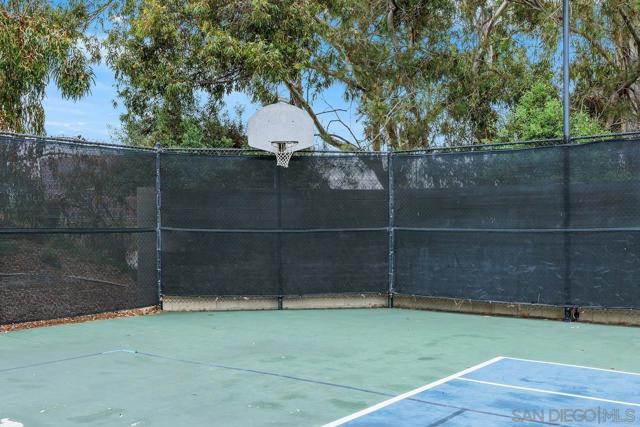 13563 Caminito Carmel, Del Mar CA: https://media.crmls.org/mediaz/658f664a-d524-4f1c-aa5e-5501bf53087a.jpg