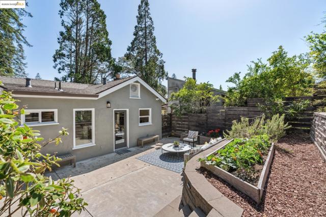 2847 Shasta Rd, Berkeley CA: https://media.crmls.org/mediaz/65910f3b-a638-4c0b-9be4-d0027a08bd7e.jpg