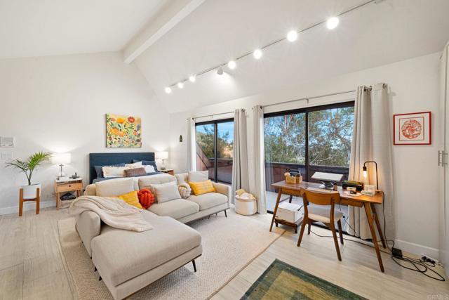 30593 Miller Road, Valley Center CA: https://media.crmls.org/mediaz/65911788-3428-455f-913f-77fbfafd5e11.jpg