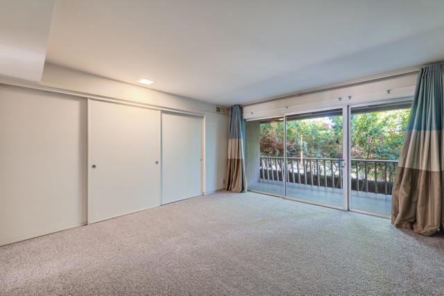 197 W Via Lola, Palm Springs CA: https://media.crmls.org/mediaz/659124e9-480b-47f9-823a-d2430176d1a6.jpg