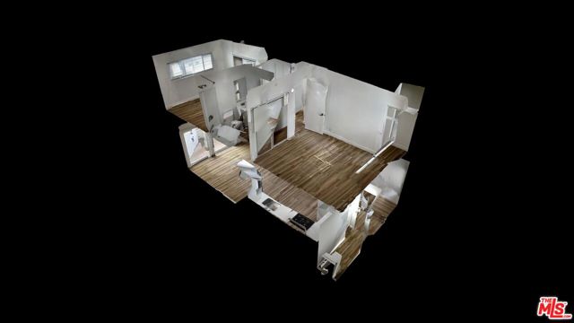 3630 Midvale Avenue, Los Angeles CA: https://media.crmls.org/mediaz/65914175-4874-47cc-97b7-5df8d07d7d1d.jpg