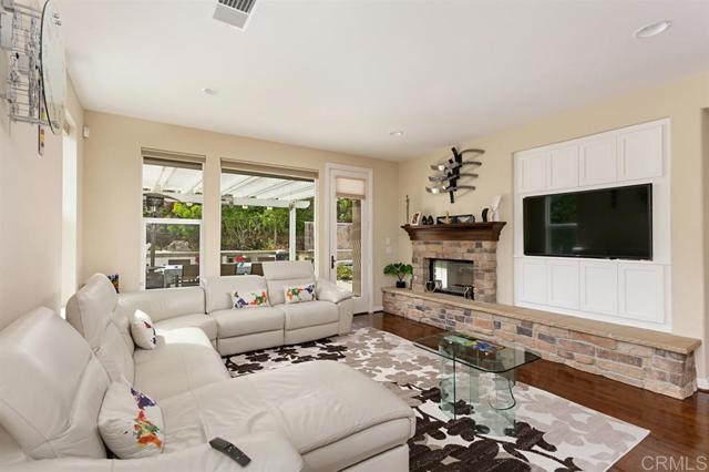 Detail Gallery Image 7 of 21 For 7047 Rose Dr, Carlsbad,  CA 92011 - 4 Beds | 4/1 Baths