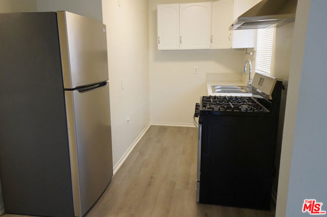 1526 W 83rd Street, Los Angeles CA: https://media.crmls.org/mediaz/65916525-2fbe-4dc9-adf1-8158b7e5fd22.jpg