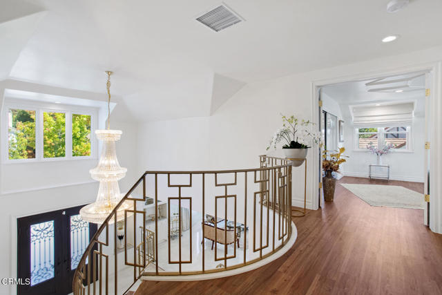 848 Greenridge Drive, La Canada Flintridge CA: https://media.crmls.org/mediaz/6591caab-f5cb-4bc3-b026-e7df6062a908.jpg
