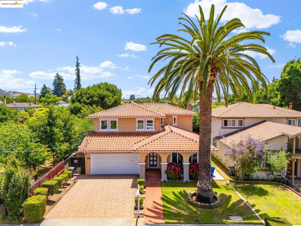 739 Estudillo Ave