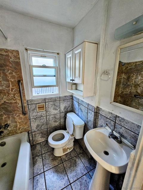 1135 41 26th Street, San Diego CA: https://media.crmls.org/mediaz/6591e259-4653-4671-9736-826d424a196b.jpg