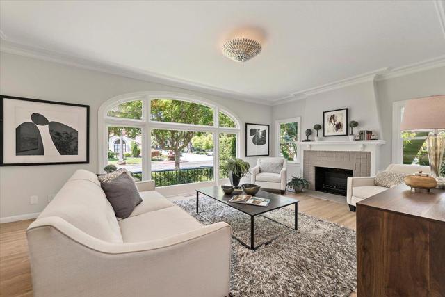 1107 Palm Avenue, San Mateo CA: https://media.crmls.org/mediaz/6592061e-3c51-415c-af67-f8d5c0b50128.jpg