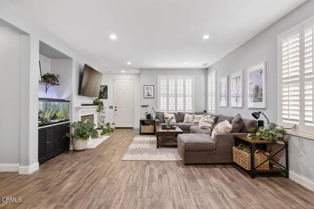 Detail Gallery Image 3 of 24 For 535 Starboard Ln, Port Hueneme,  CA 93041 - 3 Beds | 2/1 Baths