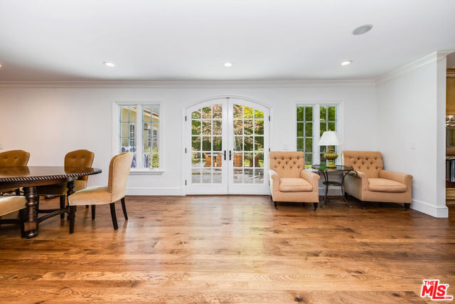 334 S Westgate Avenue, Los Angeles CA: https://media.crmls.org/mediaz/65946036-67ac-41c9-a8e2-67b7d6156d9d.jpg