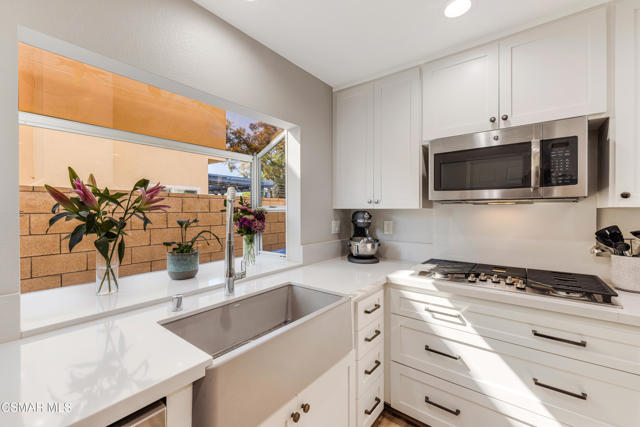 12147 Alder Grove Street, Moorpark CA: https://media.crmls.org/mediaz/6594989c-115e-4ffd-a103-9086aa850cfb.jpg