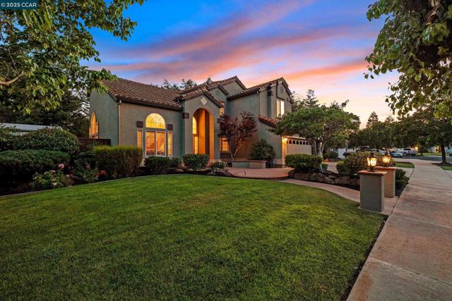 1340 Breakwater Way, Brentwood CA: https://media.crmls.org/mediaz/6594e36d-7e9a-4cfe-a8ab-df8e3ecb5151.jpg