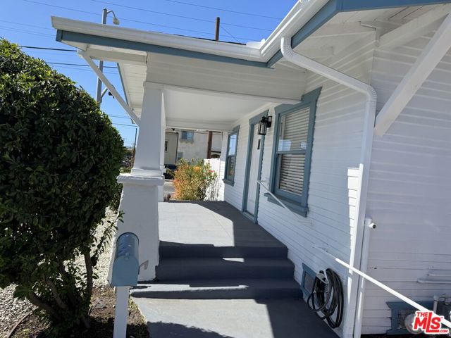 2173 W 237th Street, Torrance CA: https://media.crmls.org/mediaz/65957c8e-e4d0-494a-92c3-eeb1eabad74d.jpg