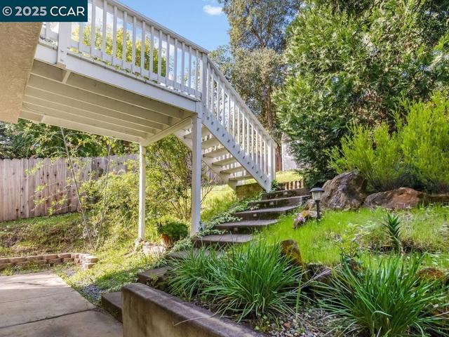 4430 Canyon Way, Martinez CA: https://media.crmls.org/mediaz/6596472e-f9a8-4831-8bda-3834b5a0c38c.jpg