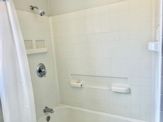 3594 Somerset Ave, Castro Valley CA: https://media.crmls.org/mediaz/6596ff39-bf59-4377-bd2c-0cf00314d8e8.jpg