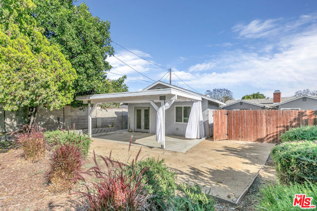 14139 Gault Street, Van Nuys CA: https://media.crmls.org/mediaz/65979b63-4fa2-45ed-8527-7d9df62b772c.jpg