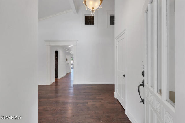 6344 Kerryhill Court, Agoura Hills CA: https://media.crmls.org/mediaz/6597e2f8-6512-4816-8c7e-80a5a026a889.jpg