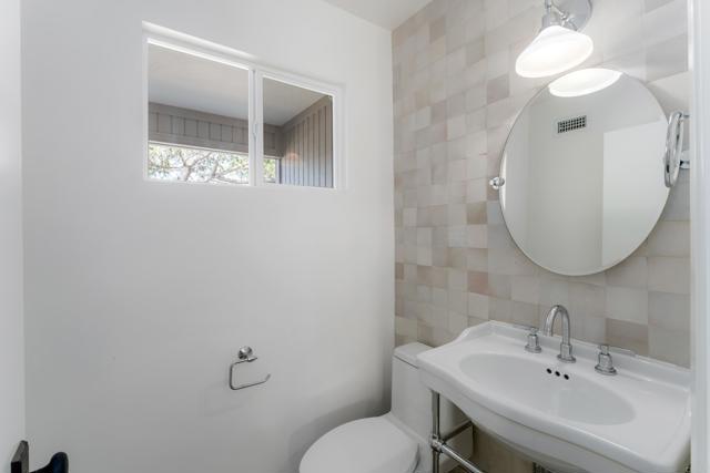 Detail Gallery Image 16 of 39 For 6653 Aranda Ave, La Jolla,  CA 92037 - 3 Beds | 2/1 Baths
