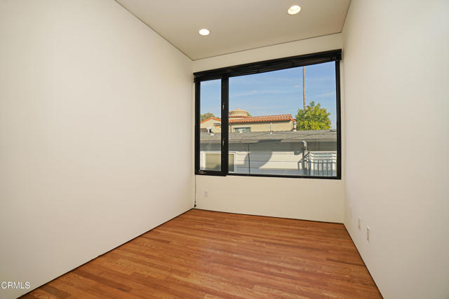1325 Linda Rosa Avenue, Los Angeles CA: https://media.crmls.org/mediaz/6598d0cb-a23d-4b34-b07b-20e0e28a2c79.jpg