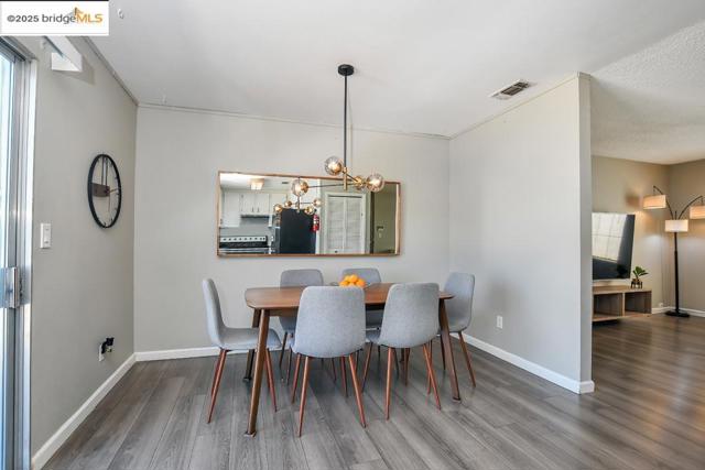 16059 Bizzibe St, Lathrop CA: https://media.crmls.org/mediaz/65994695-c29e-4414-b127-92f40aca693e.jpg