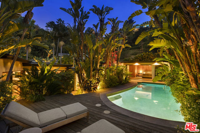 8547 Appian Way, Los Angeles CA: https://media.crmls.org/mediaz/6599808f-d3df-4625-b611-b636325e86fa.jpg