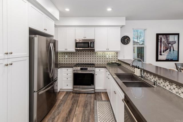 Detail Gallery Image 6 of 46 For 1115 Sea Glass Way, Oceanside,  CA 92054 - 2 Beds | 2/1 Baths