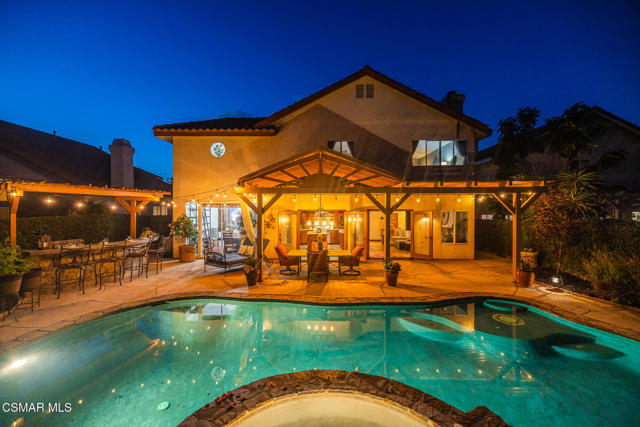12208 Cherry Grove Street, Moorpark CA: https://media.crmls.org/mediaz/6599d896-8d2c-46b4-9c2e-14910fe24d7b.jpg