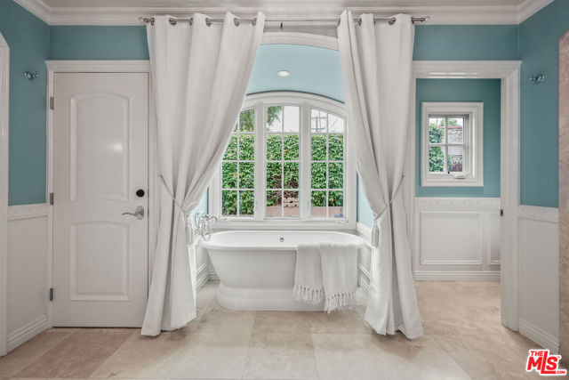 2005 Chilton Drive, Glendale CA: https://media.crmls.org/mediaz/659a5245-c106-4c80-af26-4902ce9ca731.jpg
