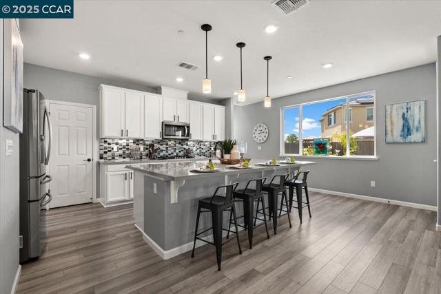 405 Avanti Way, Oakley CA: https://media.crmls.org/mediaz/659a545c-88ca-4596-b524-87fbd83afa8e.jpg