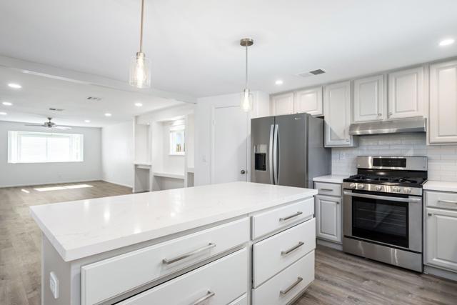 53967 Avenida Navarro, La Quinta CA: https://media.crmls.org/mediaz/659ab07d-b5d3-45a4-959f-5972e105ee43.jpg