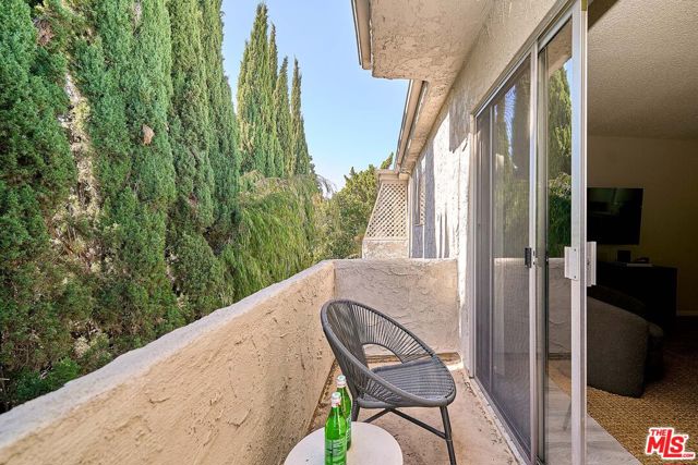 1 Bed Home for Sale in Los Angeles, California