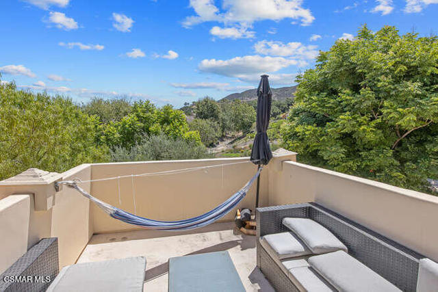 421 Whitegate Road, Thousand Oaks CA: https://media.crmls.org/mediaz/659b591f-f8c0-4759-bab2-637162cfd0d2.jpg