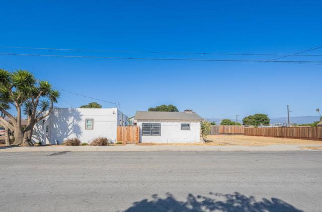 704 Oak Avenue, Greenfield CA: https://media.crmls.org/mediaz/659ba83c-692a-4627-ac6a-0807b5246280.jpg