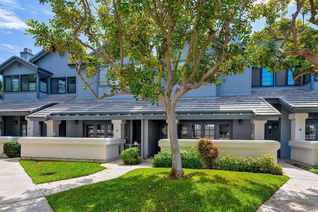Detail Gallery Image 2 of 29 For 8278 Avenida Navidad #3,  San Diego,  CA 92122 - 2 Beds | 2/1 Baths
