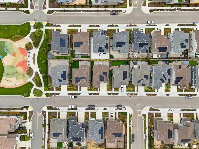 275 Skyview Drive, Marina CA: https://media.crmls.org/mediaz/659c8e20-c4b1-40f8-9a87-d31ab5cf7828.jpg