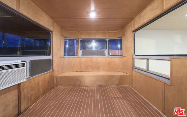 272 N Topanga Canyon Boulevard, Topanga CA: https://media.crmls.org/mediaz/659ced0d-7eaf-4fda-8e49-4a05898d1f47.jpg