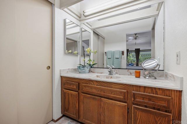 1440 Tennis Match Way, Encinitas CA: https://media.crmls.org/mediaz/659cf84d-0982-4827-a1d9-73837f73fe69.jpg