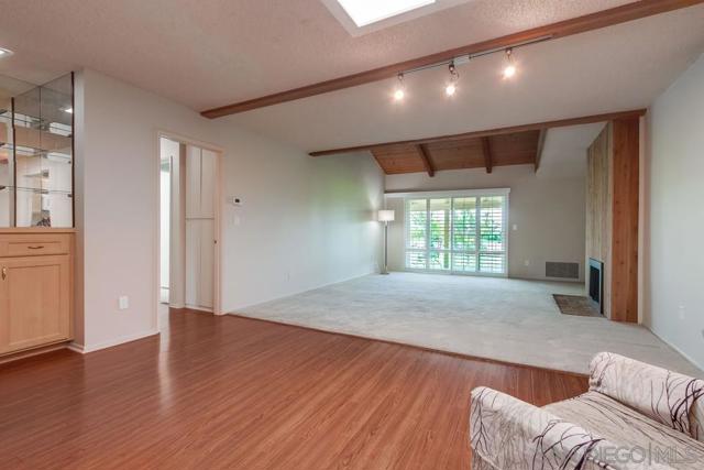 1976 Fairway Circle, San Marcos CA: https://media.crmls.org/mediaz/659d7810-ee30-40ef-9746-c00e09973b3e.jpg