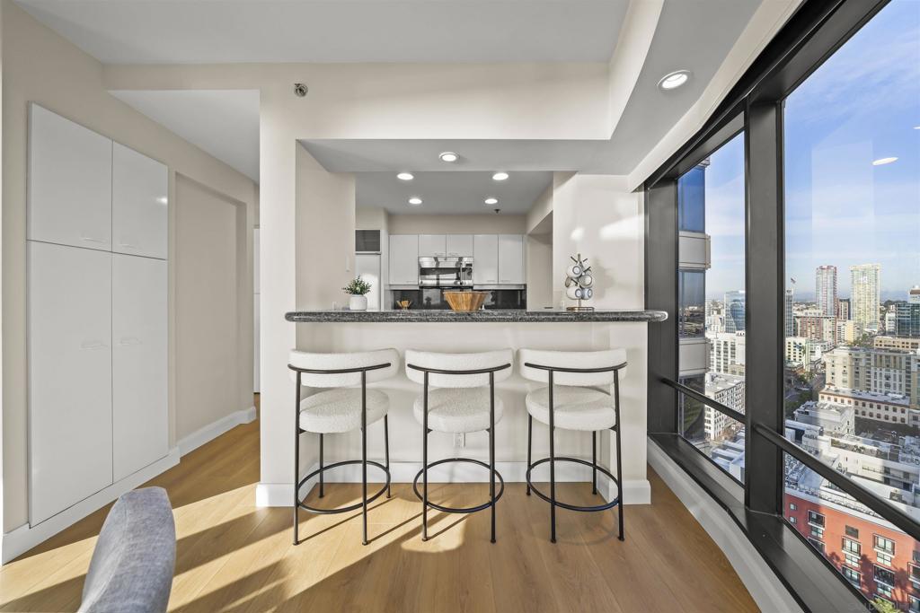 100 Harbor Dr - photo 13