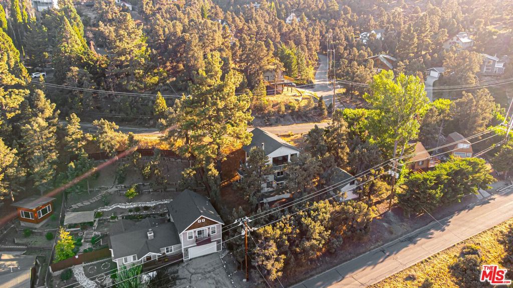 https://media.crmls.org/mediaz/659df44a-2cfa-4086-a774-661ac143f300.jpg?preset=X-Large
