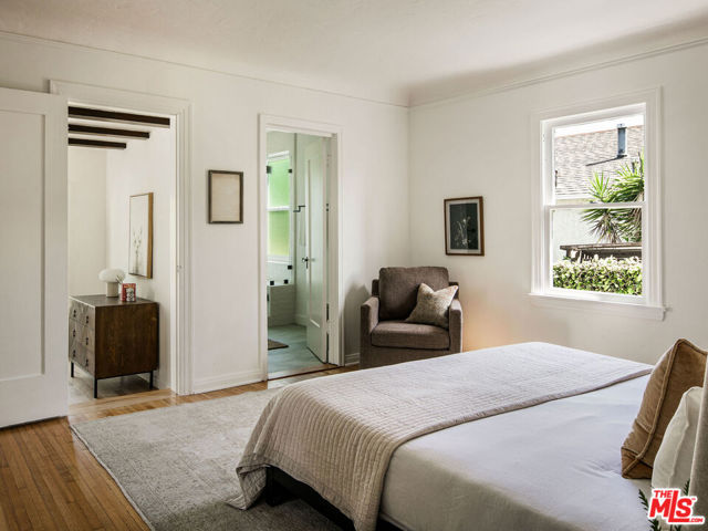 1612 S Ogden Drive, Los Angeles CA: https://media.crmls.org/mediaz/659ec5c9-39a6-49bc-be29-f5a72cdd952e.jpg