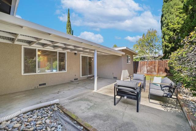 1451 Tyler Park Way, Mountain View CA: https://media.crmls.org/mediaz/659f0d40-4db3-49cd-b506-9489aaa90949.jpg