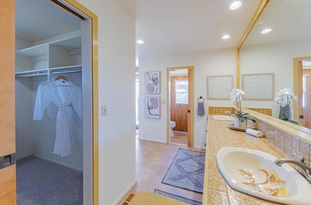 12 Mesa Del Sol, Salinas CA: https://media.crmls.org/mediaz/659f0ffb-ff2a-458b-9e68-761d365f87c5.jpg