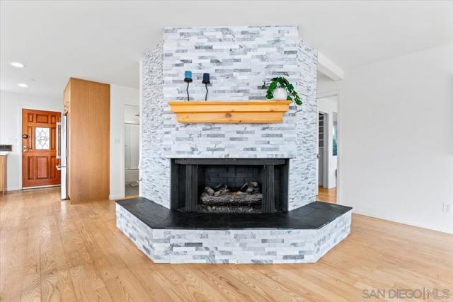 5021 Foothill Blvd, San Diego CA: https://media.crmls.org/mediaz/659f6f1c-d001-4315-9fb8-f53128c78350.jpg