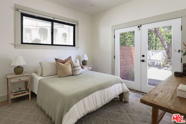 1644 Golden Gate Avenue, Los Angeles CA: https://media.crmls.org/mediaz/659f7345-83eb-4cc2-9712-85b4fb331183.jpg