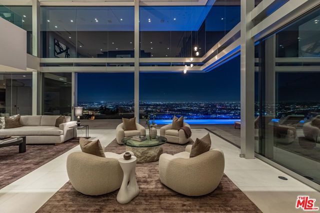 9150 Oriole Way, Los Angeles CA: https://media.crmls.org/mediaz/659fc31e-5d1e-4843-bf5e-94b605675daf.jpg