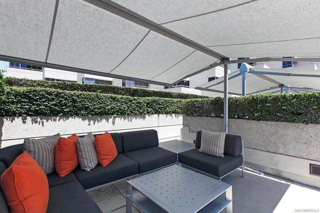 700 Front Street, San Diego CA: https://media.crmls.org/mediaz/659fc8de-9847-4dad-8ca2-b552481248c4.jpg