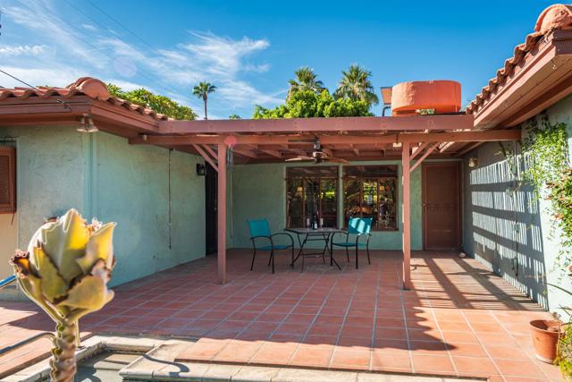 438 E Avenida Hokona, Palm Springs CA: https://media.crmls.org/mediaz/659fdb6a-15b6-4652-a233-5436ac170c53.jpg