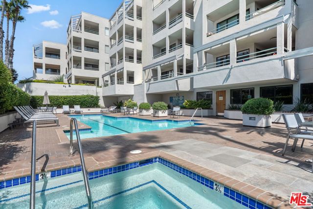 140 Ocean Park Boulevard, Santa Monica CA: https://media.crmls.org/mediaz/659fe053-e057-4664-89fd-07136c81538e.jpg