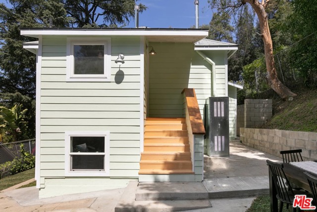 2120 Cove Avenue, Los Angeles, California 90039, 2 Bedrooms Bedrooms, ,1 BathroomBathrooms,Single Family Residence,For Sale,Cove,21709266